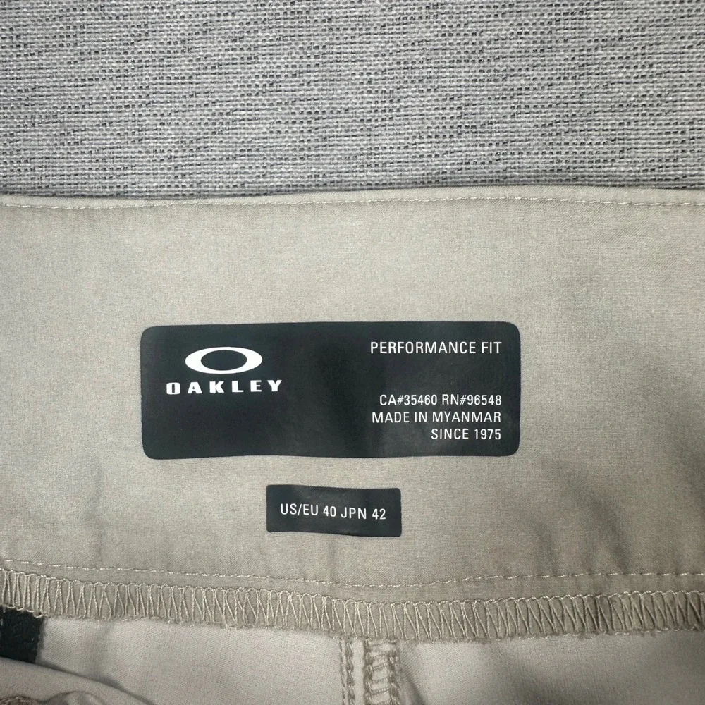 Oakley Board Shorts Mens 40 Tan White Floral Performance Fit Swim Trunks
